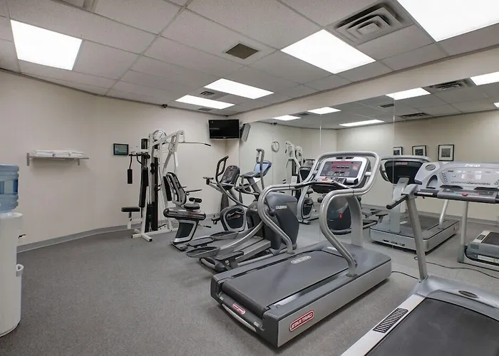 Ramada By Wyndham Nisku Edmonton Airport Hotel